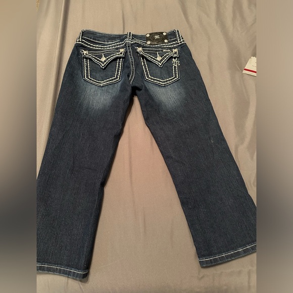 Miss Me capris - Picture 2 of 3